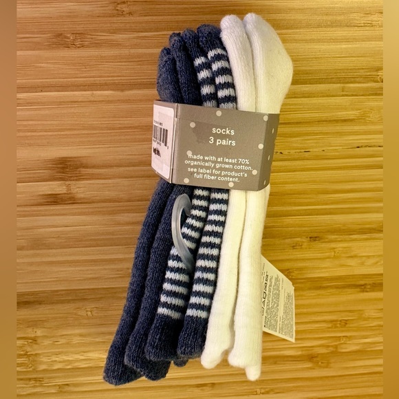 Brand New With Tags Gap 3-Pack Baby Socks 🧦 - Picture 4 of 5